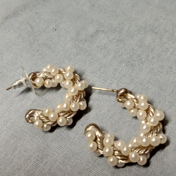 Vintage 1" Silver n Pearl Earrings - Picture 4 of 4